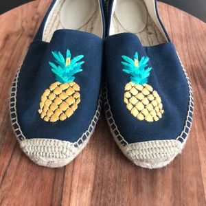 USED. Vera Bradley Espadrilles with pineapple embellishments. Size 8